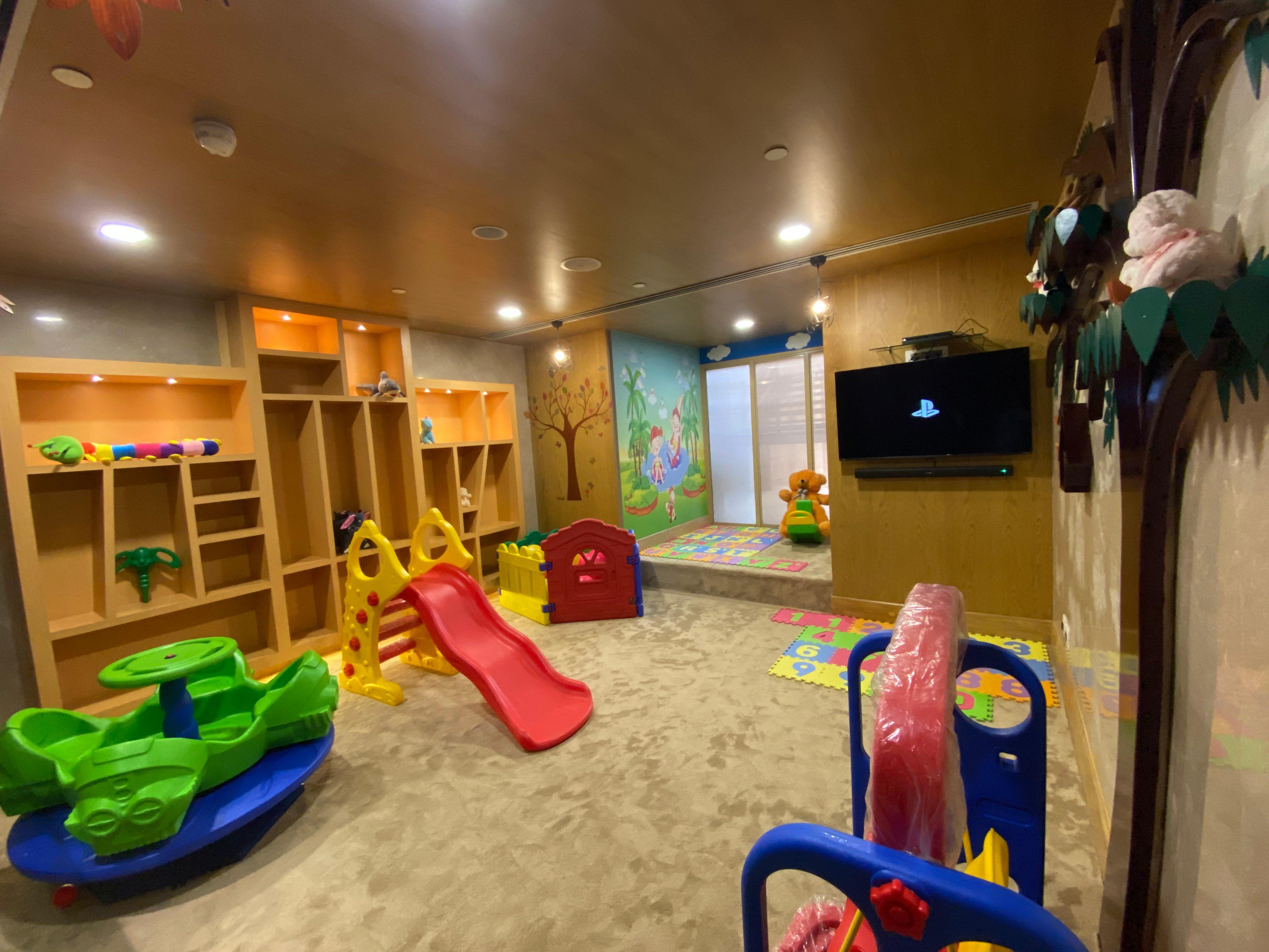 ホリデイ イン アーグラ Mg ロード エクステリア 写真 The children's club at the hotel