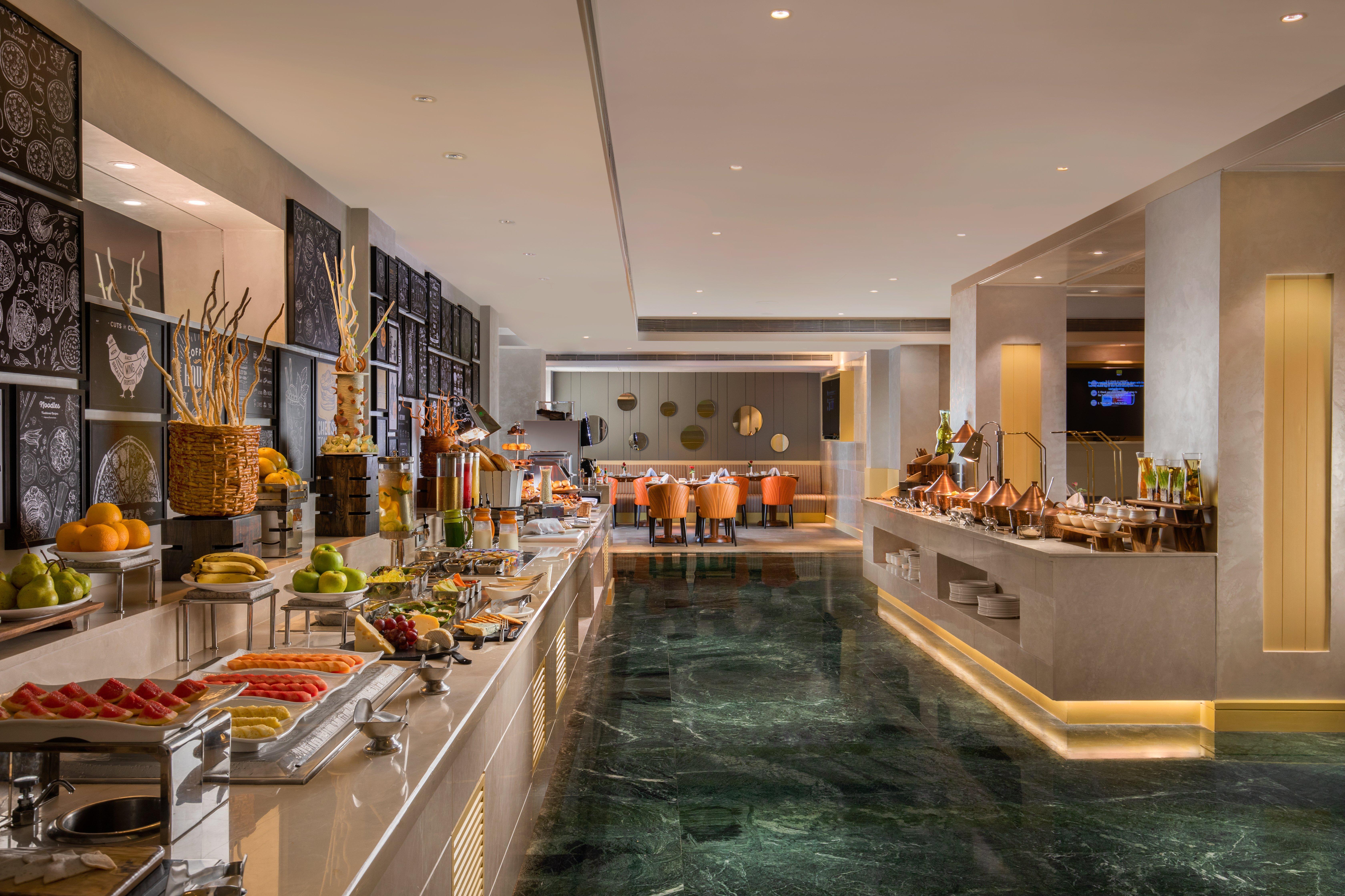 ホリデイ イン アーグラ Mg ロード エクステリア 写真 The buffet at the hotel